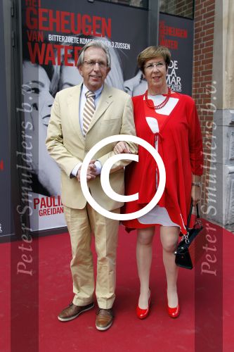 Amsterdam 17 juni 2012
Premiere het geheugen van water in het nieuwe de la mar. Annemarie Jorritsma met man
Peter Smulders bv