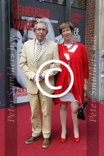 Amsterdam 17 juni 2012
Premiere het geheugen van water in het nieuwe de la mar. Annemarie Jorritsma met man
Peter Smulders bv