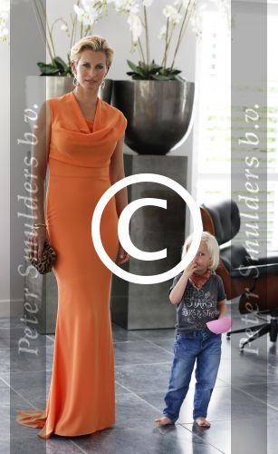 Nigtevecht 23 juni 2012
Anouk Smulders met cartier sieraden.
Peter Smulders bv