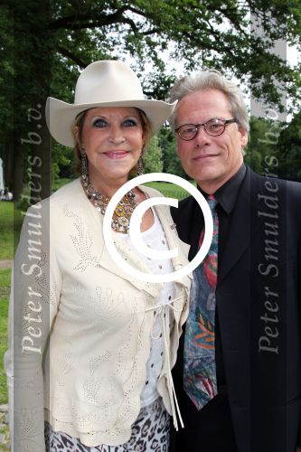 Breukelen 12 juni 2012
Haringparty op Neijenrode. Astrid Engels met man/vriend
Peter Smulders bv