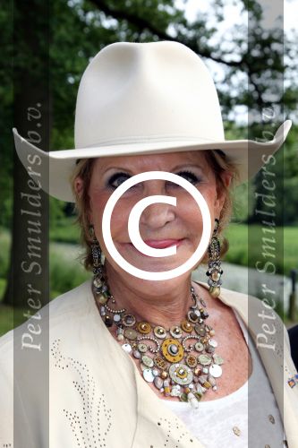 Breukelen 12 juni 2012
Haringparty op Neijenrode. Astrid Engels met man/vriend
Peter Smulders bv