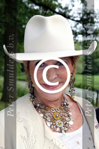 Breukelen 12 juni 2012
Haringparty op Neijenrode. Astrid Engels met man/vriend
Peter Smulders bv