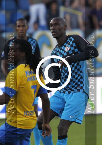 Waalwijk, 11 Augustus 2012
Eerste kompetitiewedstrijd in het nieuwe seizoen 2012/2013 tussen RKC-PSV, eindstand 3-2
Atiba Hutchinson
Foto Peter Smulders BV