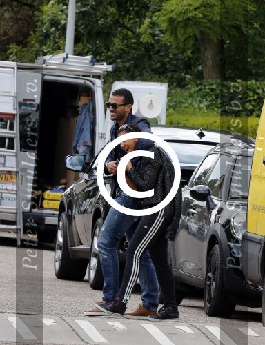 Amsterdam 22 juni 2012
Badr Hari en Joelle Gullit vertrekken bij het huis van Estelle.
Peter Smulders bv