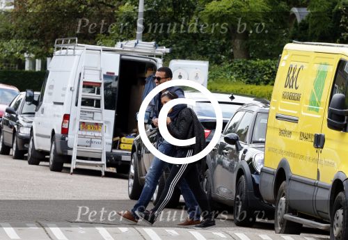 Amsterdam 22 juni 2012
Badr Hari en Joelle Gullit vertrekken bij het huis van Estelle.
Peter Smulders bv