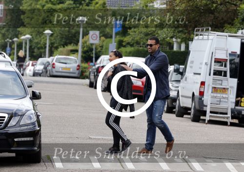 Amsterdam 22 juni 2012
Badr Hari en Joelle Gullit vertrekken bij het huis van Estelle.
Peter Smulders bv