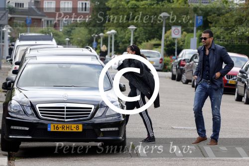 Amsterdam 22 juni 2012
Badr Hari en Joelle Gullit vertrekken bij het huis van Estelle.
Peter Smulders bv