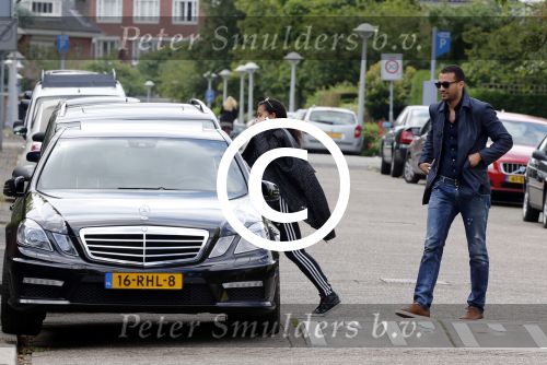 Amsterdam 22 juni 2012
Badr Hari en Joelle Gullit vertrekken bij het huis van Estelle.
Peter Smulders bv