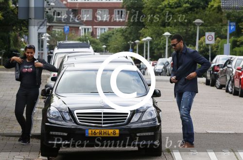 Amsterdam 22 juni 2012
Badr Hari en Joelle Gullit vertrekken bij het huis van Estelle.
Peter Smulders bv