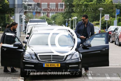 Amsterdam 22 juni 2012
Badr Hari en Joelle Gullit vertrekken bij het huis van Estelle.
Peter Smulders bv