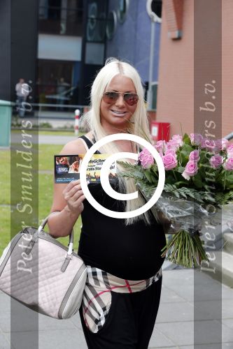 Rijswijk 28 juni 2012
Barbie Samantha de Jongh haalt haar rijbewijs.
Peter Smulders bv