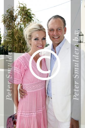 St Tropez 3 augustus 2012
Jan des Bouvrie viert zijn 70e verjaardag thuis bij hem in St Tropez. Bart en Simone v Trojen
Peter Smulders bv