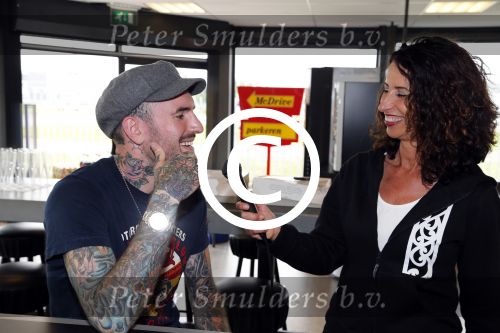 Amsterdam 21 juni 2012
Ben Saunders met zijn nieuwe speciale Harley Davidson.
Peter Smulders bv