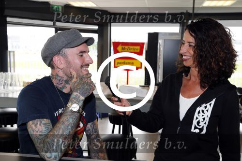 Amsterdam 21 juni 2012
Ben Saunders met zijn nieuwe speciale Harley Davidson.
Peter Smulders bv