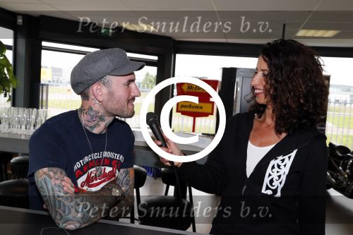 Amsterdam 21 juni 2012
Ben Saunders met zijn nieuwe speciale Harley Davidson.
Peter Smulders bv