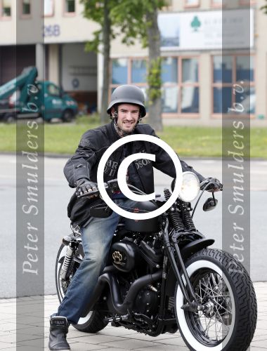 Amsterdam 21 juni 2012
Ben Saunders met zijn nieuwe speciale Harley Davidson.
Peter Smulders bv