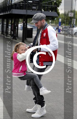 Rotterdam 23 juni 2012
Ben Saunders met zijn dochter Stacey bij K3 in ahoy.
Peter Smulders bv