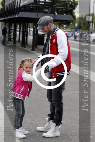 Rotterdam 23 juni 2012
Ben Saunders met zijn dochter Stacey bij K3 in ahoy.
Peter Smulders bv