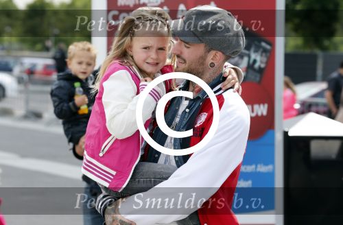 Rotterdam 23 juni 2012
Ben Saunders met zijn dochter Stacey bij K3 in ahoy.
Peter Smulders bv