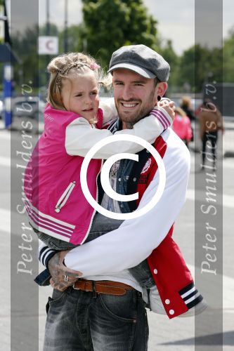 Rotterdam 23 juni 2012
Ben Saunders met zijn dochter Stacey bij K3 in ahoy.
Peter Smulders bv