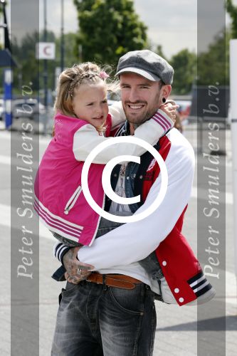 Rotterdam 23 juni 2012
Ben Saunders met zijn dochter Stacey bij K3 in ahoy.
Peter Smulders bv