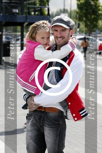 Rotterdam 23 juni 2012
Ben Saunders met zijn dochter Stacey bij K3 in ahoy.
Peter Smulders bv