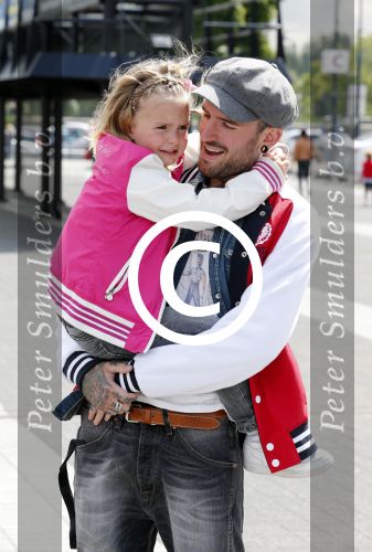 Rotterdam 23 juni 2012
Ben Saunders met zijn dochter Stacey bij K3 in ahoy.
Peter Smulders bv