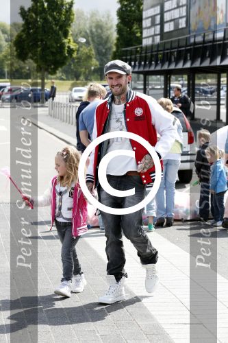 Rotterdam 23 juni 2012
Ben Saunders met zijn dochter Stacey bij K3 in ahoy.
Peter Smulders bv