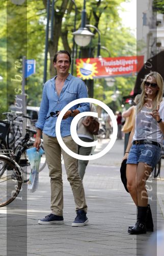 Amsterdam 28 juli 2012
Chantal janzen met vriend Marco op de cornelis schuytstraat.
Peter Smulders bv