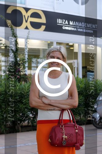 Ibiza 31 juli 2012
Christina v Ederen van ibiza management voor haar bedrijf.
Peter Smulders bv