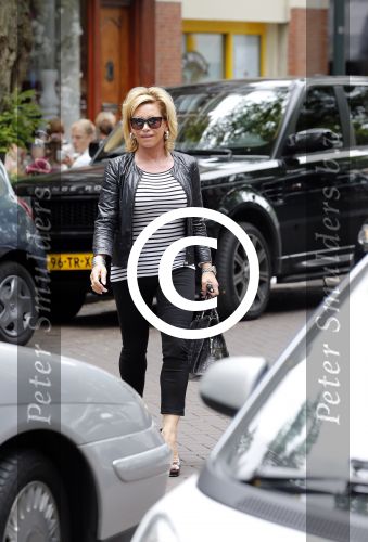 Amsterdam 20 juni 2012
Connie Breukhoven op de cornelis schuytstraat.
Peter Smulders bv