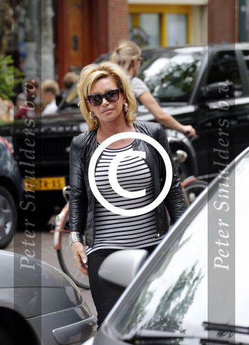 Amsterdam 20 juni 2012
Connie Breukhoven op de cornelis schuytstraat.
Peter Smulders bv