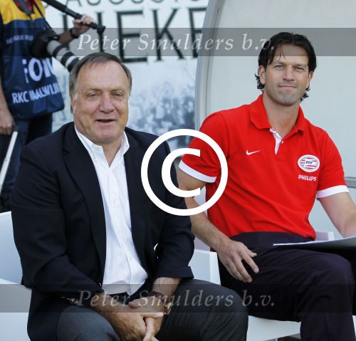 Waalwijk, 11 Augustus 2012
Eerste kompetitiewedstrijd in het nieuwe seizoen 2012/2013 tussen RKC-PSV, eindstand 3-2
Dick Advocaat met Ernest Stewart en Mart v d Heuvel
Foto Peter Smulders BV