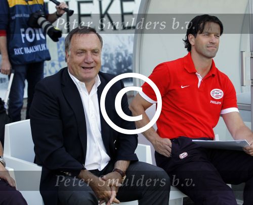 Waalwijk, 11 Augustus 2012
Eerste kompetitiewedstrijd in het nieuwe seizoen 2012/2013 tussen RKC-PSV, eindstand 3-2
Dick Advocaat met Ernest Stewart en Mart v d Heuvel
Foto Peter Smulders BV