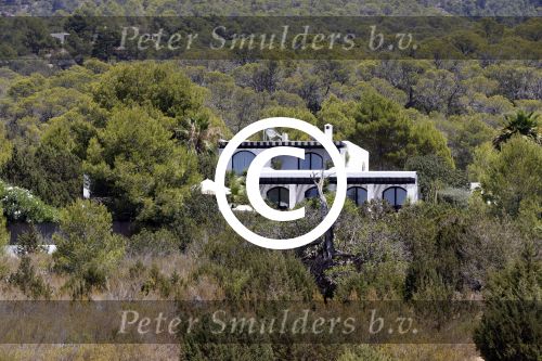 ibiza 31 juli 2012
Huis Dinand Woesthoff kijkt uit op es vedra.
Peter Smulders bv
