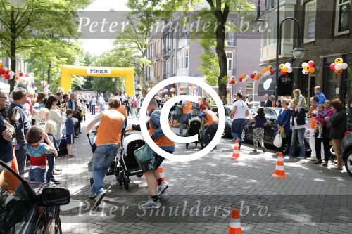 Amsterdam 17 juni 2012
Kinderwagen race op de cornelis schuytstraat door easywalker.
Peter Smulders bv