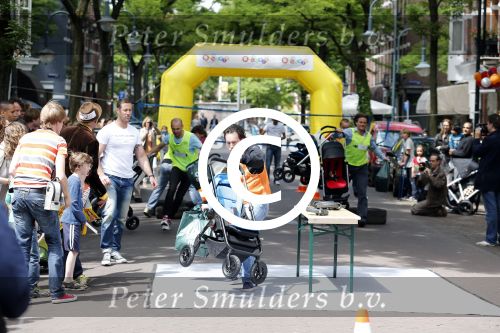 Amsterdam 17 juni 2012
Kinderwagen race op de cornelis schuytstraat door easywalker.
Peter Smulders bv