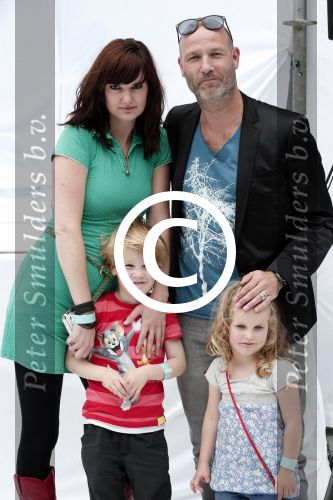Haarlem 27 juni 2012
Premiere ice age 4 in pathe haarlem. Eddy Zoey met vrouw en kinderen
Peter Smulders bv