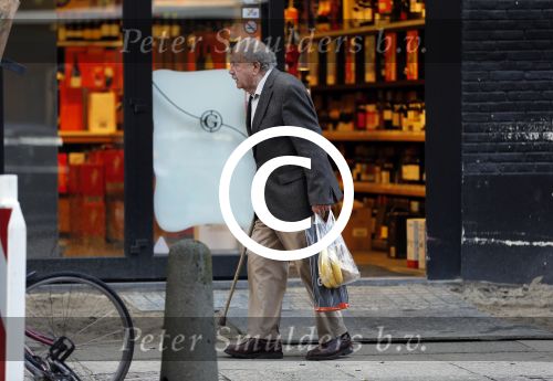 Amsterdam 6 augustus 2012
Eli Asser doet boodschappen.
Peter Smulders bv