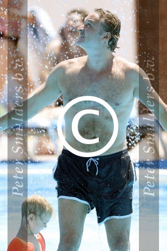 Ibiza 30 juli 2012
Wendy v Dijk met Erland Galjaard Lizzy Sem Mik en haar moeder in het aquapark op ibiza.
Peter Smulders bv