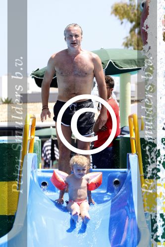 Ibiza 30 juli 2012
Wendy v Dijk met Erland Galjaard Lizzy Sem Mik en haar moeder in het aquapark op ibiza.
Peter Smulders bv
