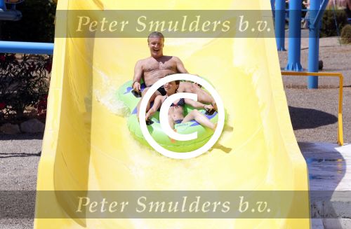 Ibiza 30 juli 2012
Wendy v Dijk met Erland Galjaard Lizzy Sem Mik en haar moeder in het aquapark op ibiza.
Peter Smulders bv