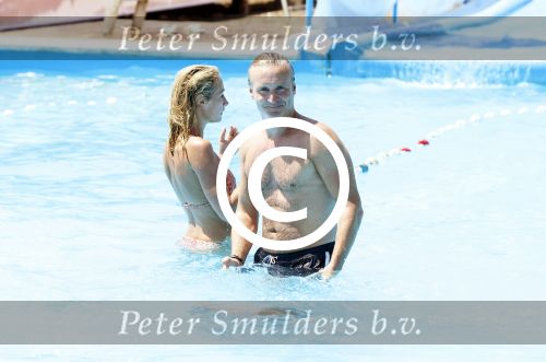 Ibiza 30 juli 2012
Wendy v Dijk met Erland Galjaard Lizzy Sem Mik en haar moeder in het aquapark op ibiza.
Peter Smulders bv