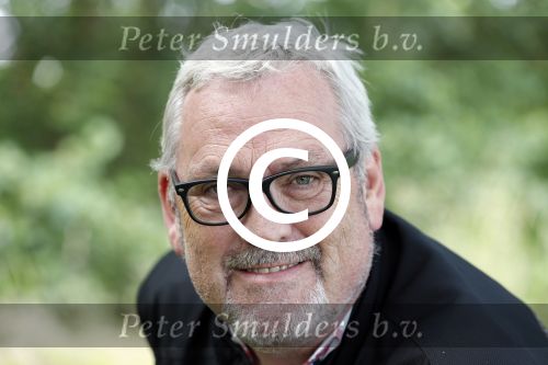 Kortenhoef 20 juni 2012
Feestje van platen maatschappij CNR in Kortenhoef. Ernst daniel Smid op szijn motor
Peter Smulders bv
