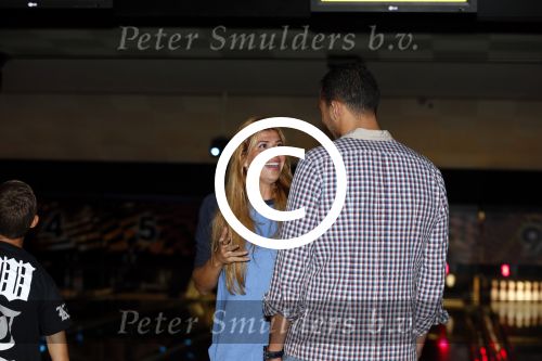 Amsterdam 22 juni 2012
Badr Hari bowlen met Maxim en Joelle Gullit en Estell Cruijff.
Peter Smulders bv