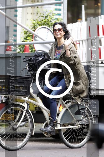 Amsterdam 11 juni 2012
Evelyne Struyk op de fiets.
Peter Smulders bv