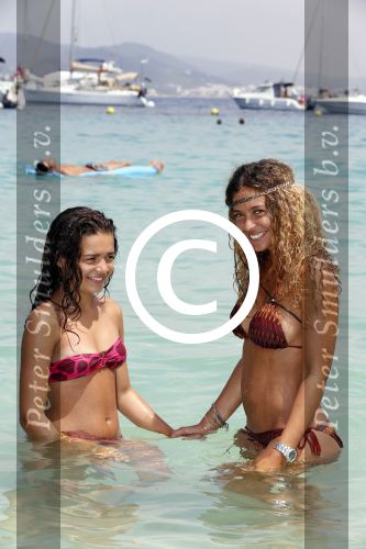 ibiza 29 juli 2012
Fajah Lourens met haar 2 kinderen op vakantie op ibiza.
Peter Smulders bv