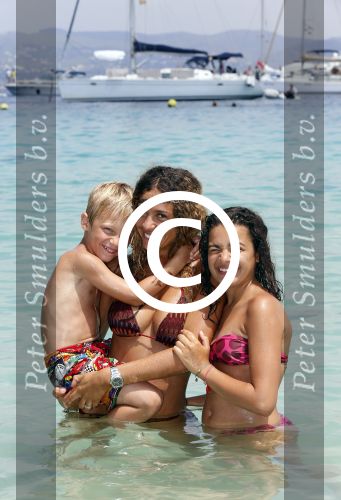 ibiza 29 juli 2012
Fajah Lourens met haar 2 kinderen op vakantie op ibiza.
Peter Smulders bv