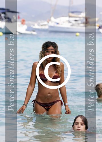 ibiza 29 juli 2012
Fajah Lourens met haar 2 kinderen op vakantie op ibiza.
Peter Smulders bv