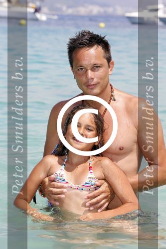 ibiza 29 juli 2012
Fajah Lourens met haar 2 kinderen op vakantie op ibiza.
Peter Smulders bv